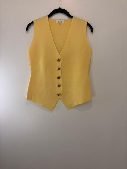 Débardeur chic à boutons dorés et coupe ajustée