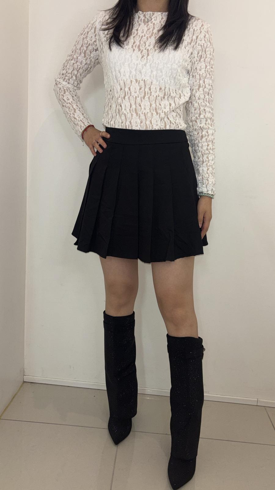 Top en dentelle manches longues