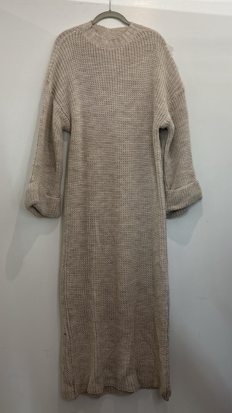 Robe pull en maille épaisse avec manches larges