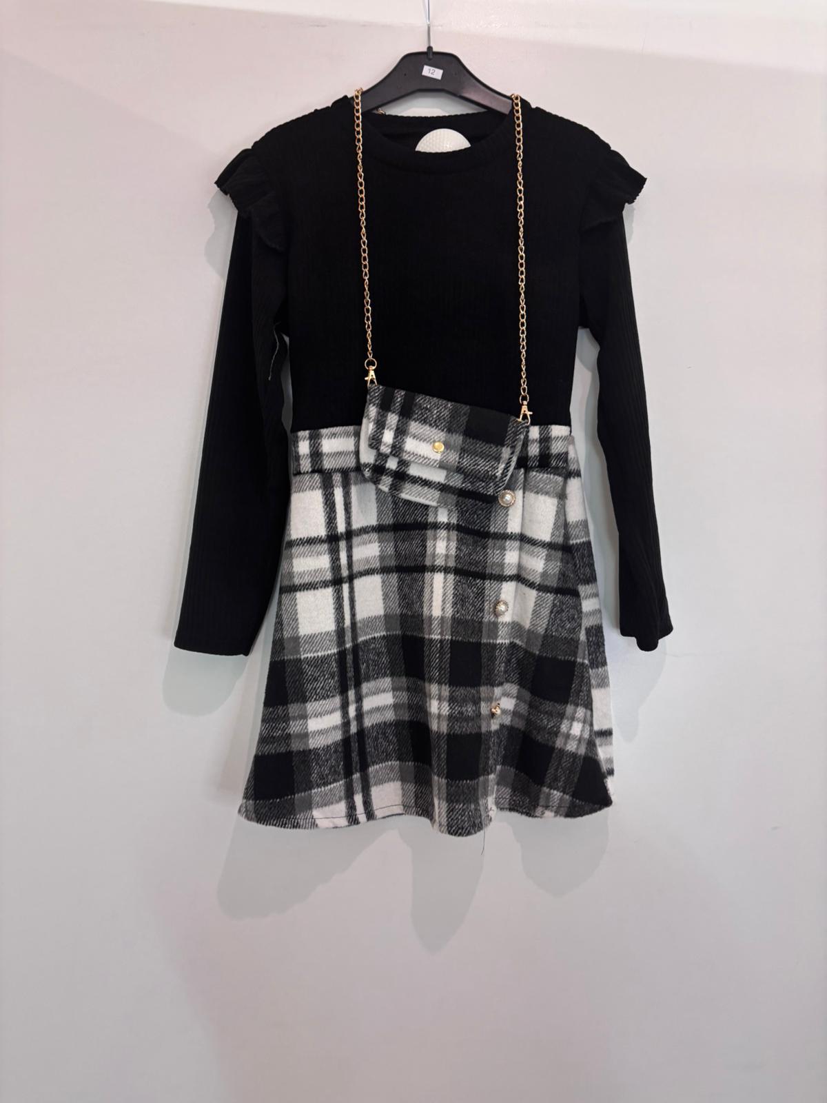 Robe à carreaux avec pochette