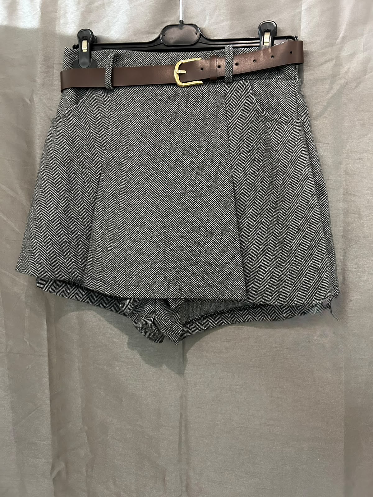 Jupe-short en tweed à chevrons vintage avec ceinture