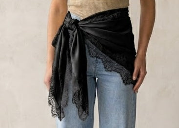 Foulard sarong à finition dentelle à nouer en ceinture asymétrique