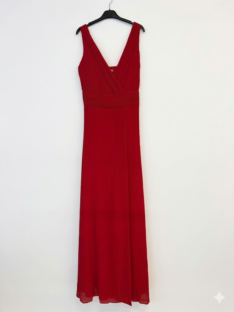 Robe longue sans manches avec buste plissé et décolleté V croisé