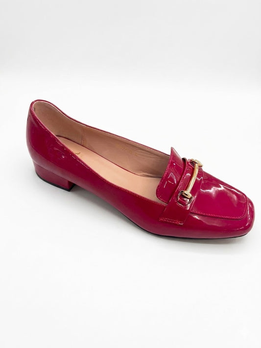 Loafer vernis talon bas barre dorée & bout carré