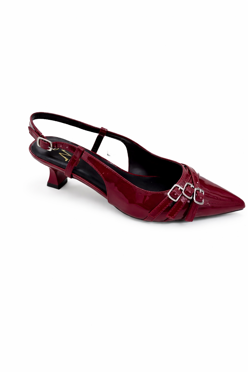 Slingback vernis à bout pointu avec triple bride et boucles argentées