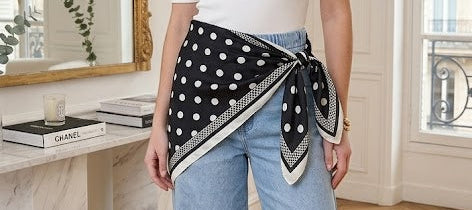Foulard à pois et bordure imprimée à nouer en ceinture