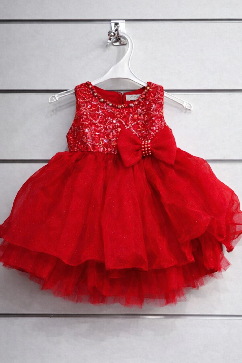 Robe tulle volumineux et corsage brodé avec nœud