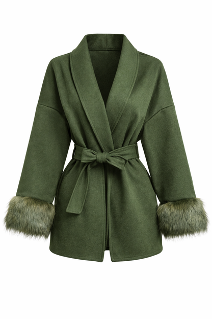 Veste ceinturée à poignets en fausse fourrure