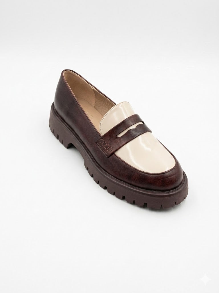 Mocassins bicolores vernis à bande penny semelle crantée