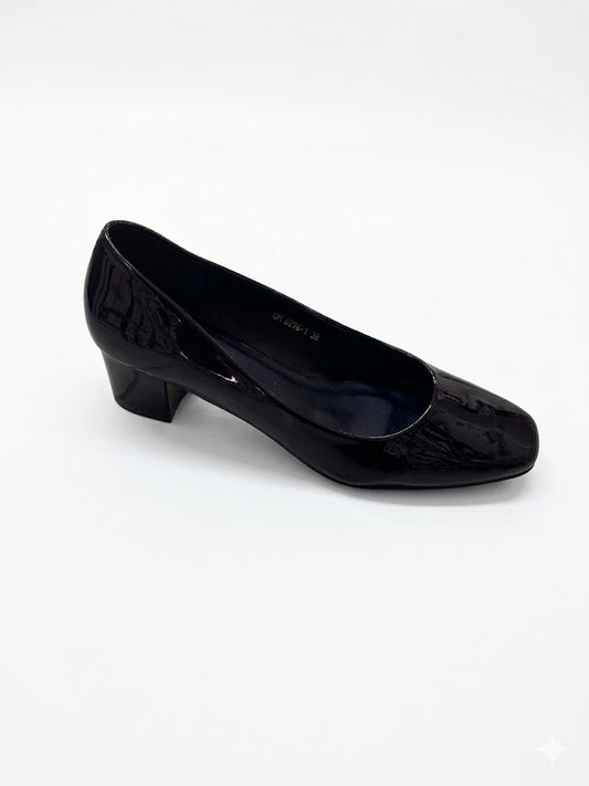 Escarpin vernis noir à bout carré et petit talon bloc