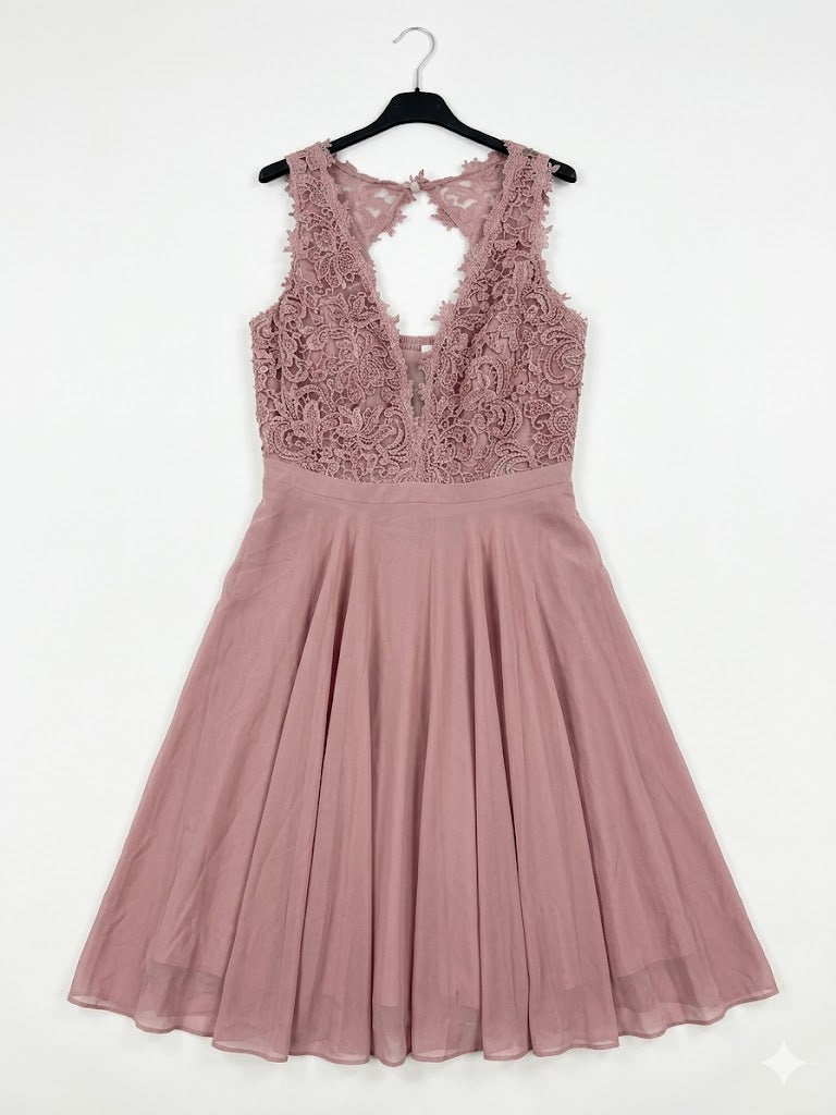 Robe courte avec bustier en dentelle brodée et perles