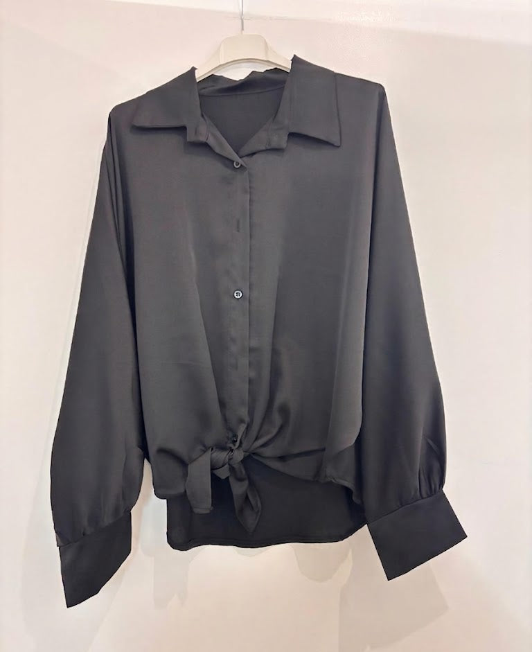 Chemise fluide nouée à l’avant