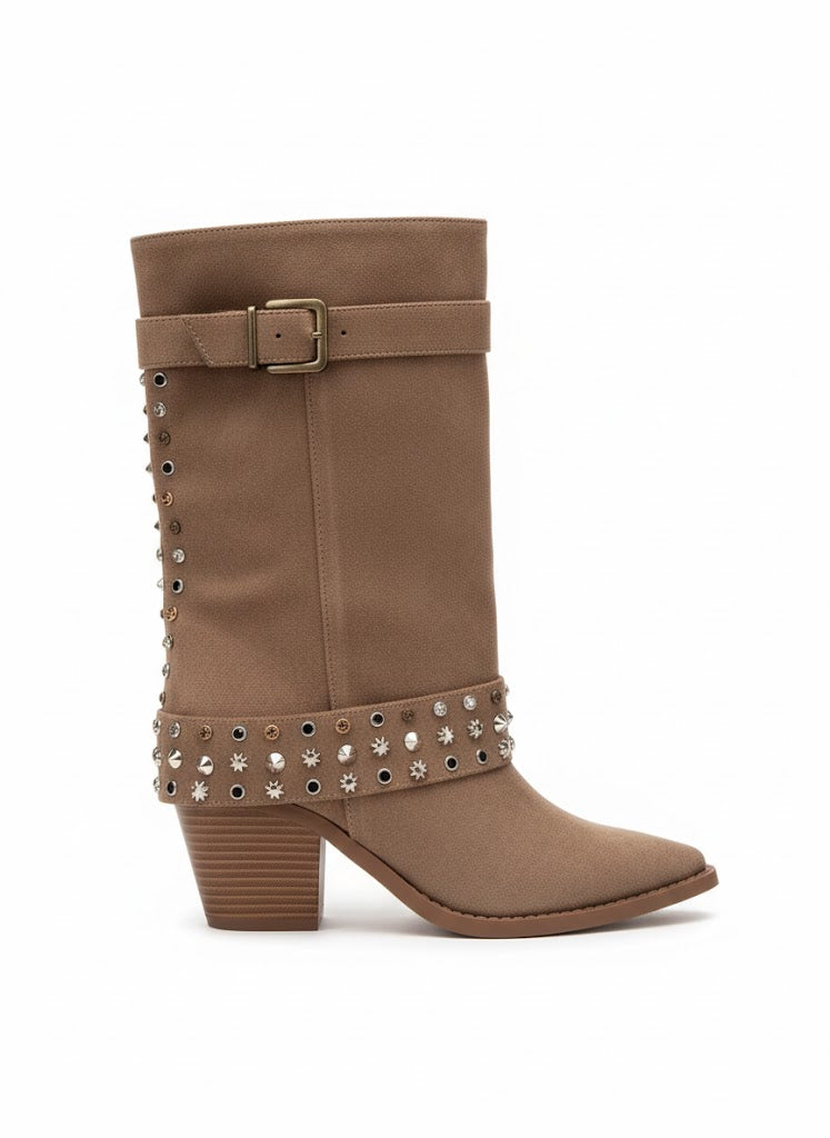 Bottines western à clous et boucle