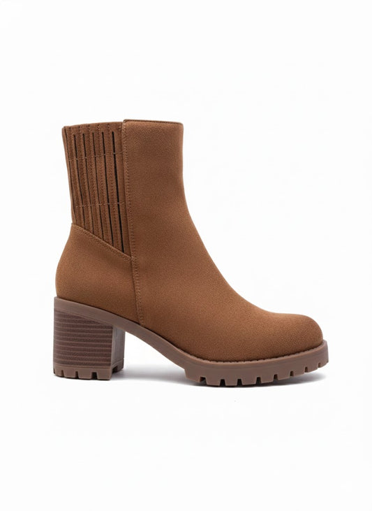 Bottines camel à talon cranté