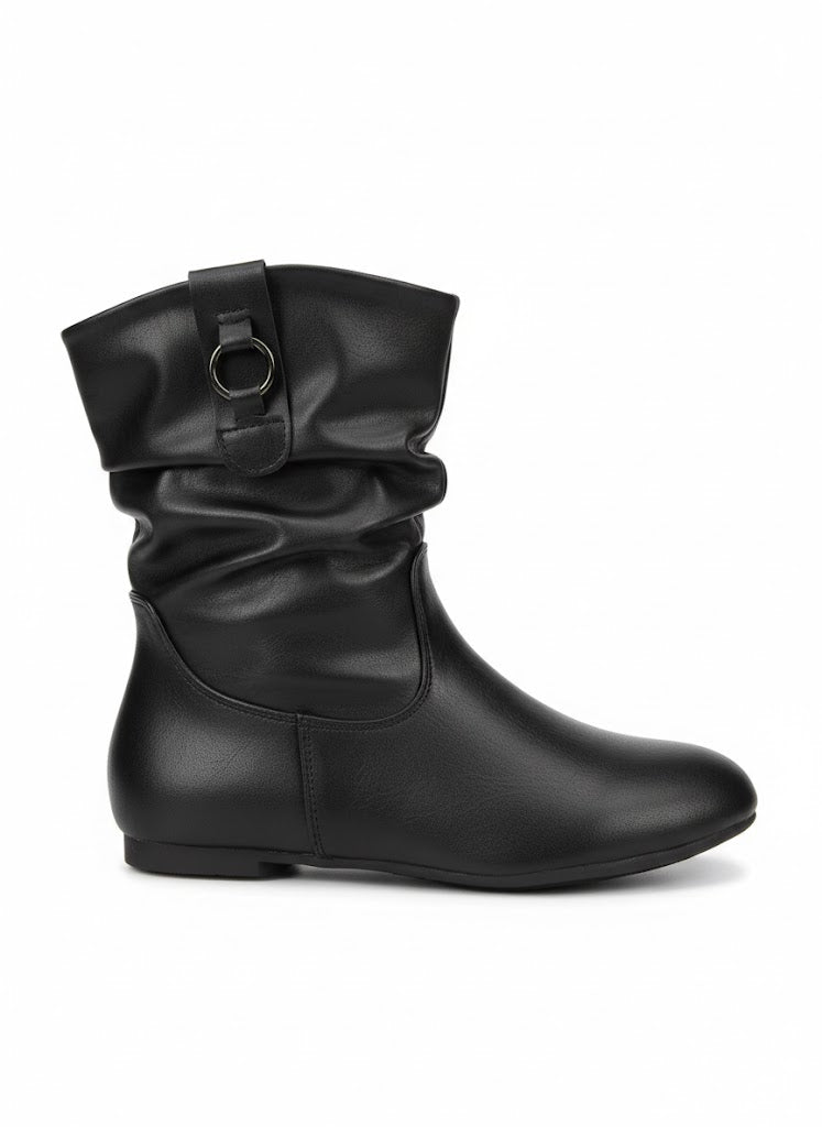 Bottines plates tige plissée avec anneau métallique bout arrondi