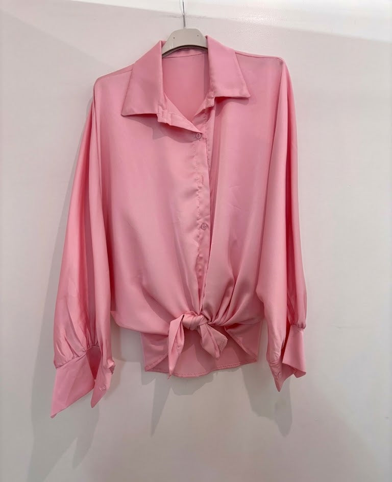 Chemise fluide nouée à l’avant