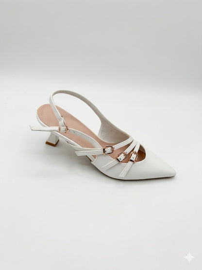 Escarpins slingback à bout pointu ornés de fines brides à boucles et talon