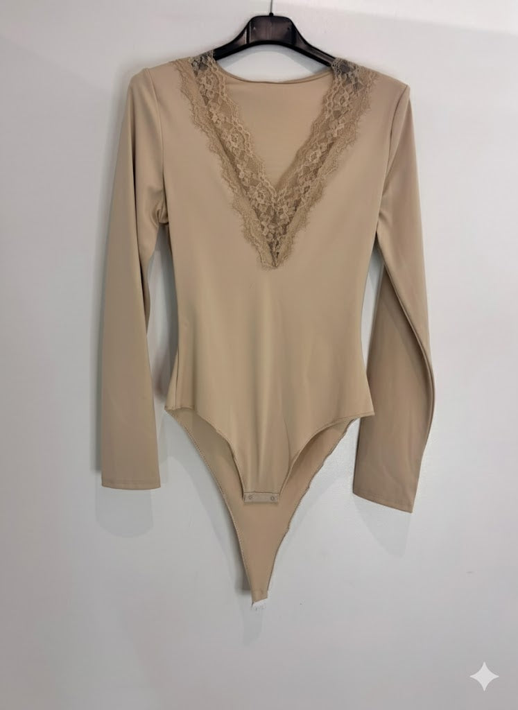 Body décolleté dentelle