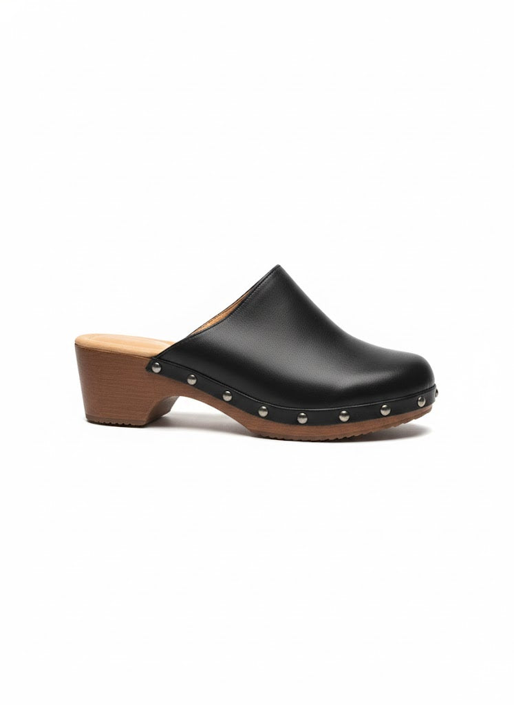 Sabot à talon clouté