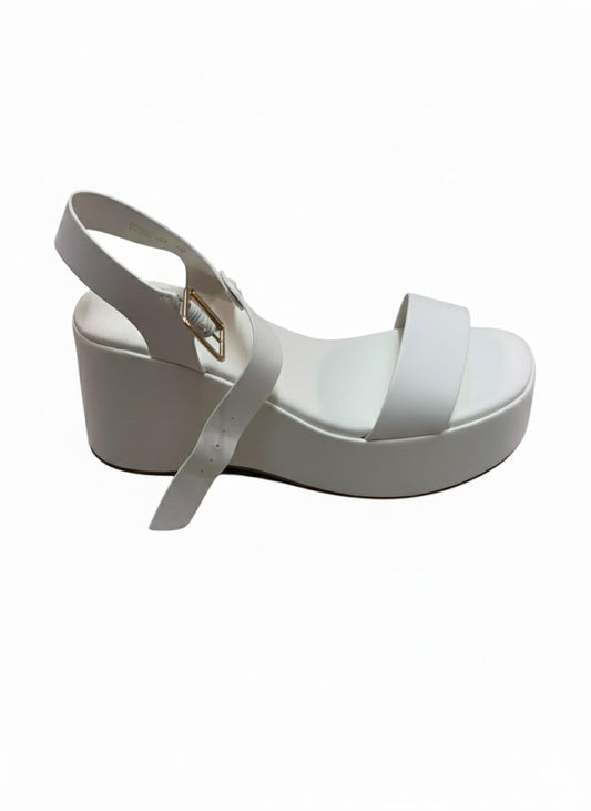 Sandales plateformes à large bride et talon épais moderne