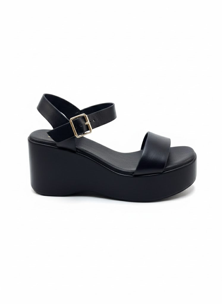 Sandales plateformes à large bride et talon épais moderne