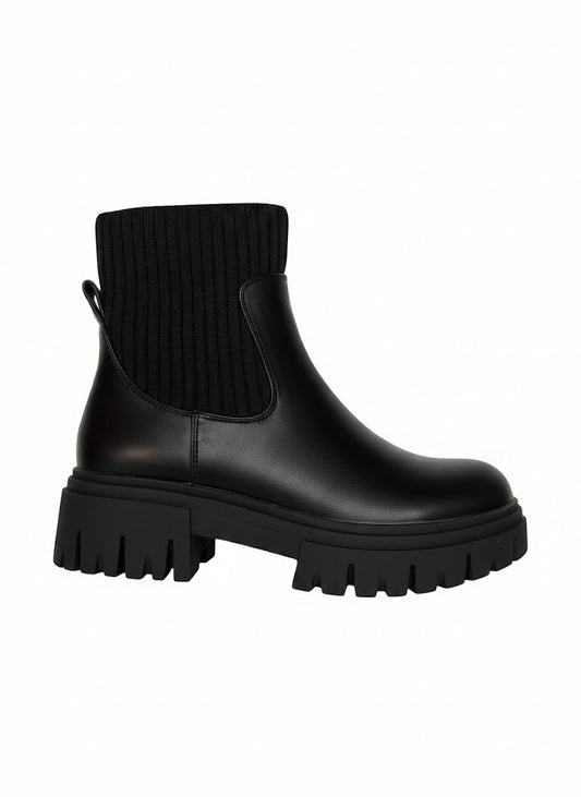 Bottines noires à semelle crantée