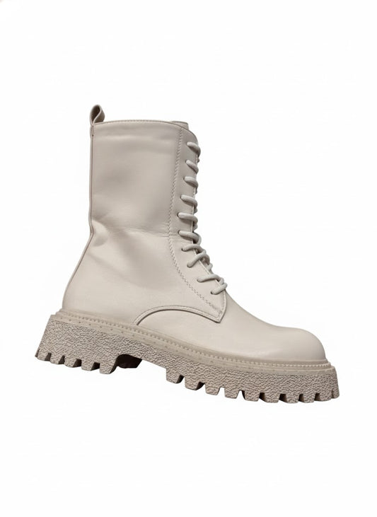 Bottines montante écrue à lacets et semelle épaisse