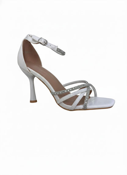Talon fin avec brides strassées