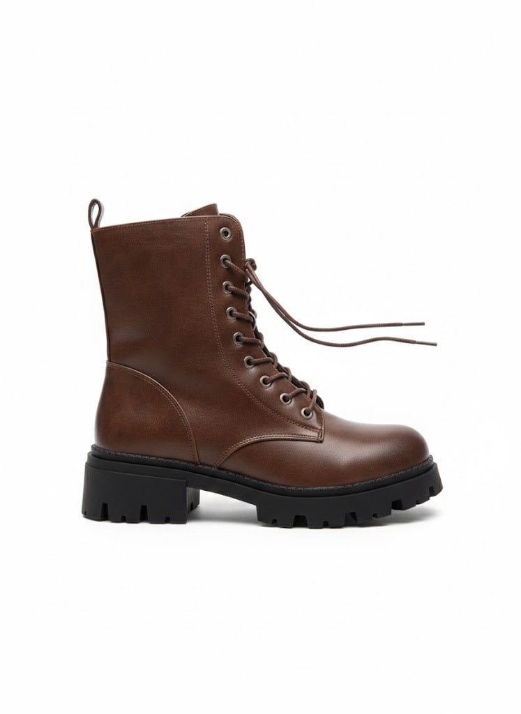 Bottines marron à semelle crantée