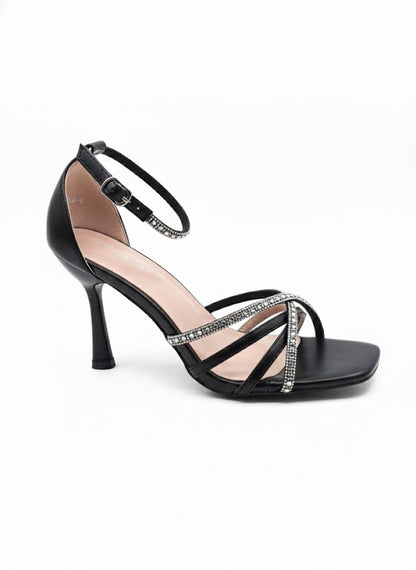 Talon fin avec brides strassées