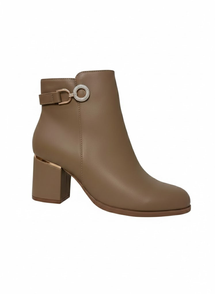 Bottines à talon carré et détail circulaire