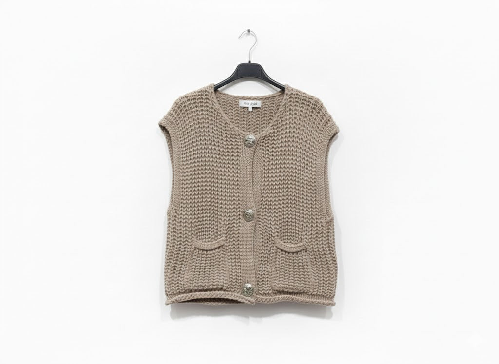 Gilet sans manches en maille texturée à boutons bijoux