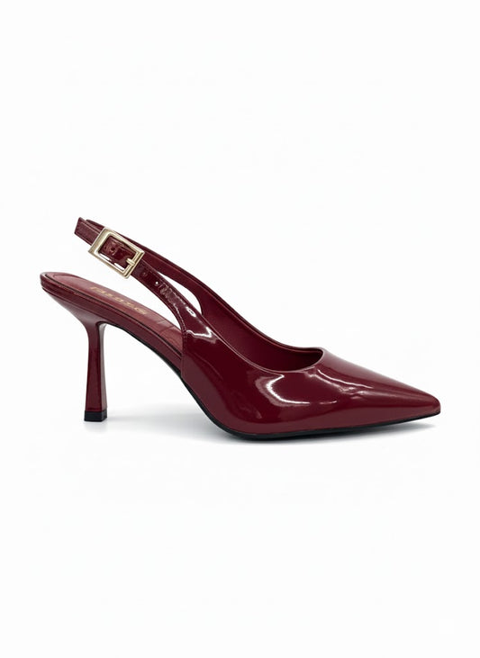 Escarpin slingback verni à bout pointu talon fin et bride ajustable
