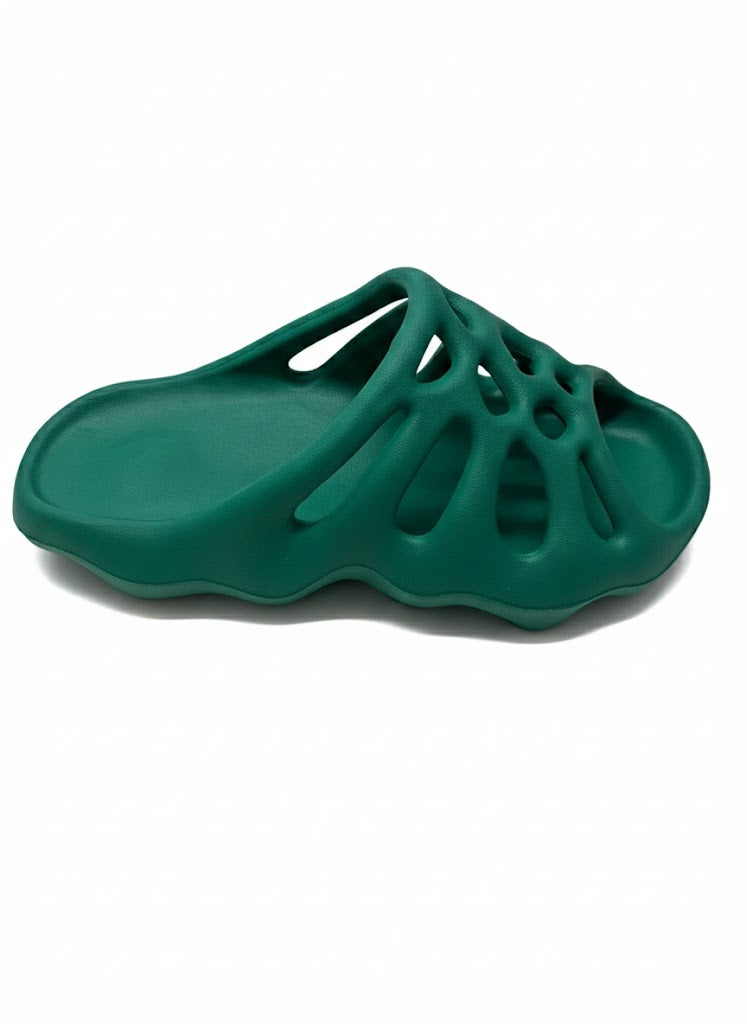 Sandale sculpturale verte effet mousse