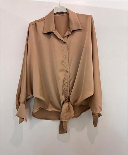 Chemise fluide nouée à l’avant