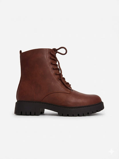 Bottines à lacets avec semelle crantée