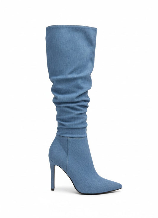 Bottes plissées bleu denim à talon aiguille et bout pointu