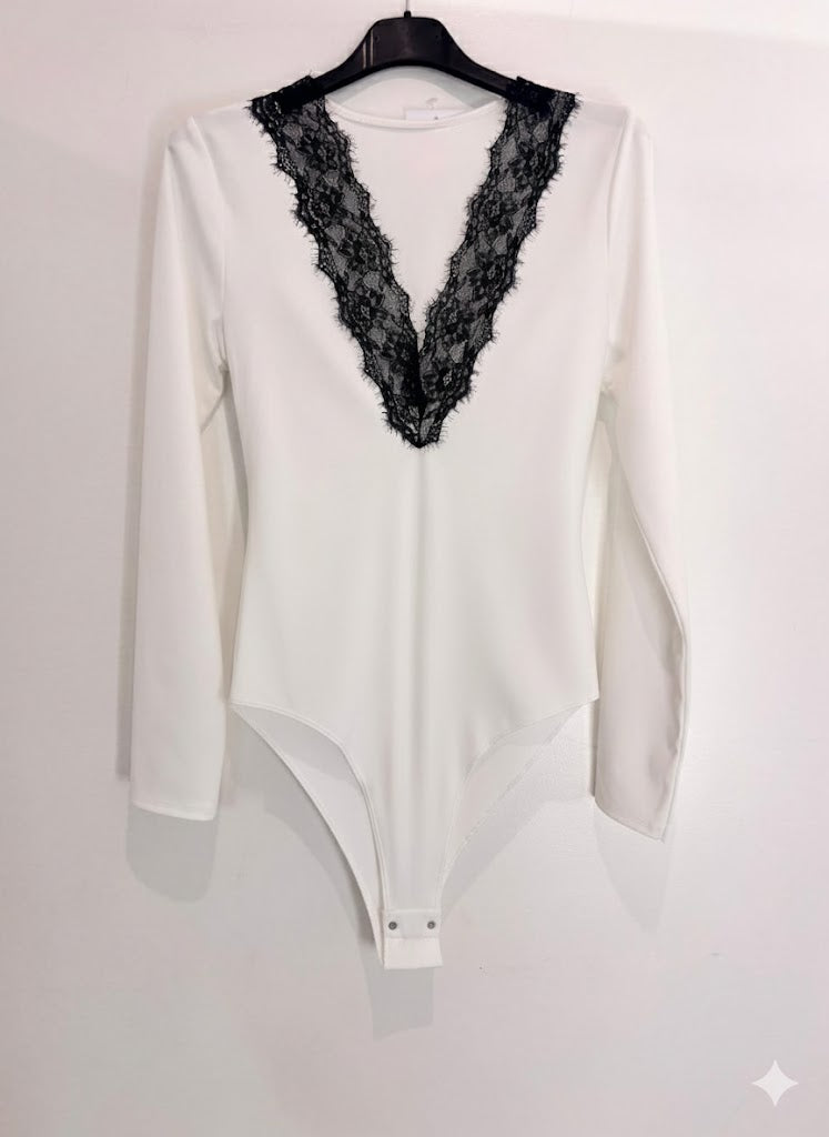 Body décolleté dentelle