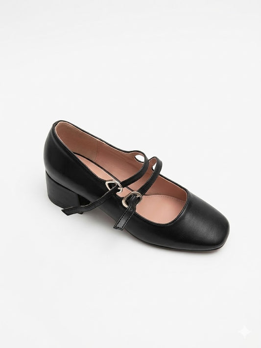 Escarpins noirs style Mary Jane à brides multiples et talon carré