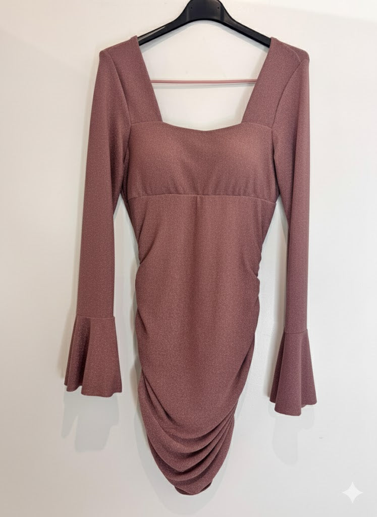 Robe dos nu manches évasées & coupe froncée